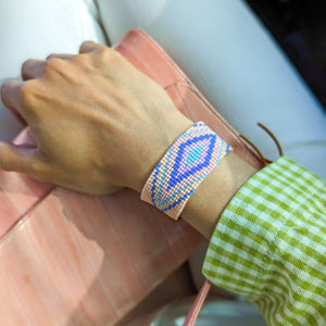 Bracelet BAASHKAABIGWANII Fleur de Pêcher