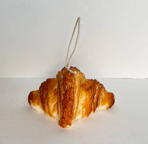 Croissant Candle: Bakery Scent