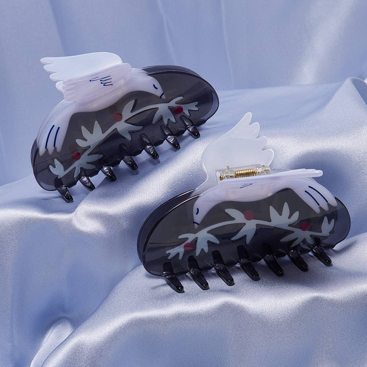 Winona Irene Juniper Claw Cellulose acetate hair claw | The Lake