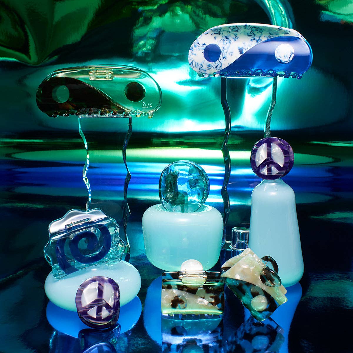 Delft Blue Yin-Yang Long Claw