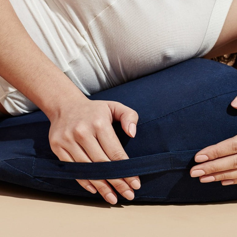 Dame Pillo supportive wedge pillow | Dame Products | The Lake