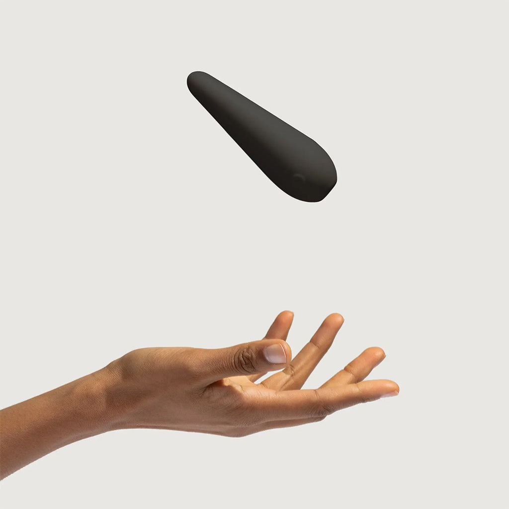Maude Vibe in charcoal | simple 3-speed silicone vibrator | The Lake